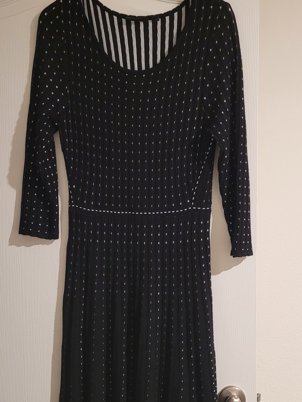 Nina Leonard Women's Pretty Black Sweater Dress L